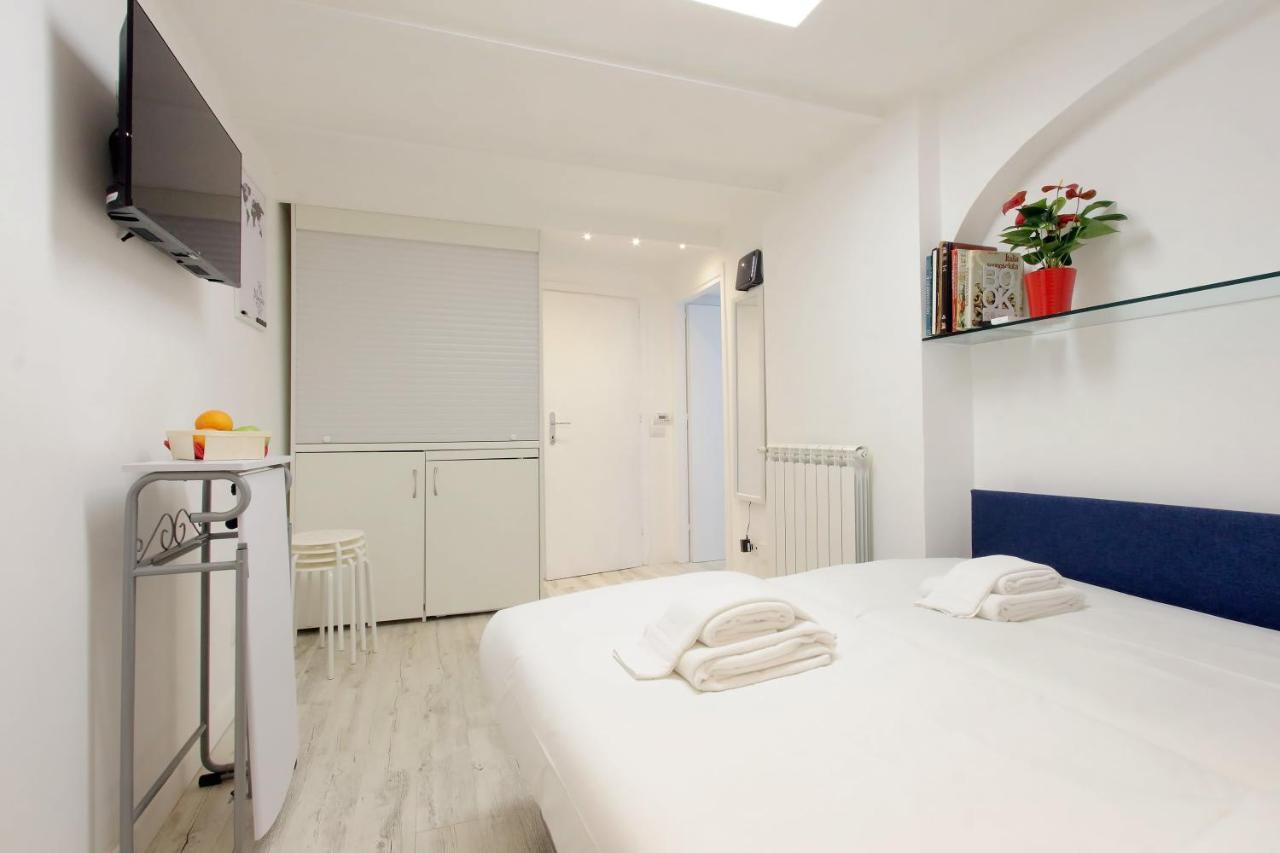 Ych-Confortevole Suite Al Colosseo Rome Buitenkant foto